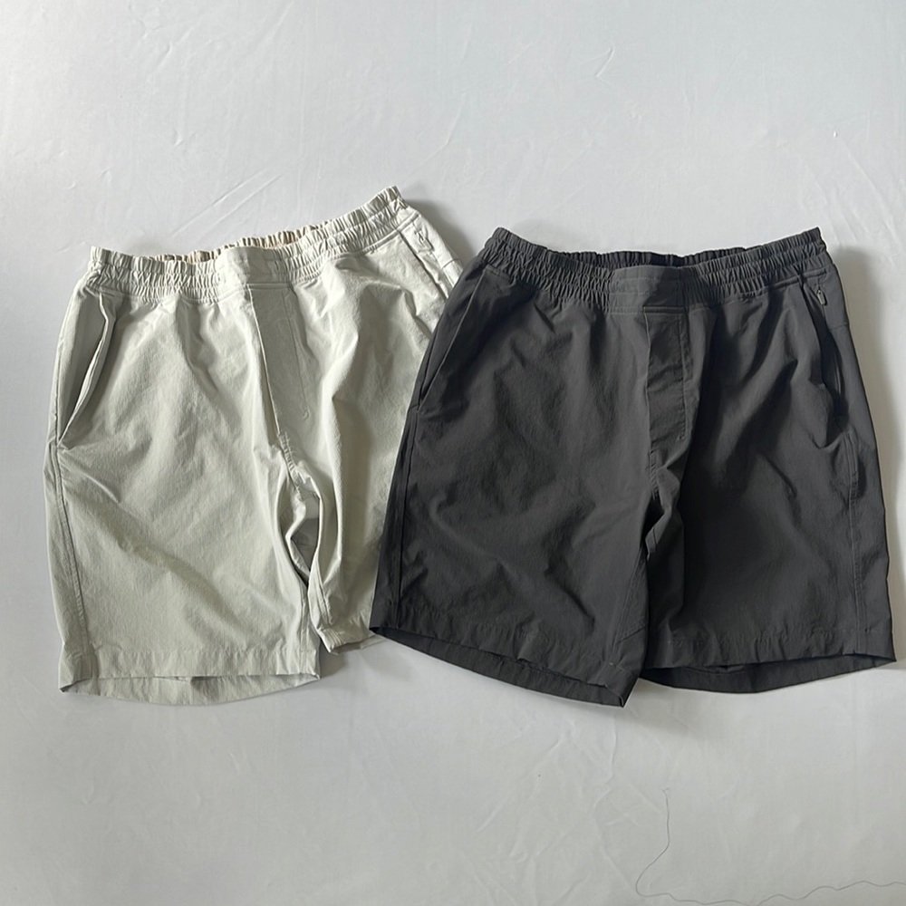 2 Lululemon Men’s Bowline Short 8” light and dark gray